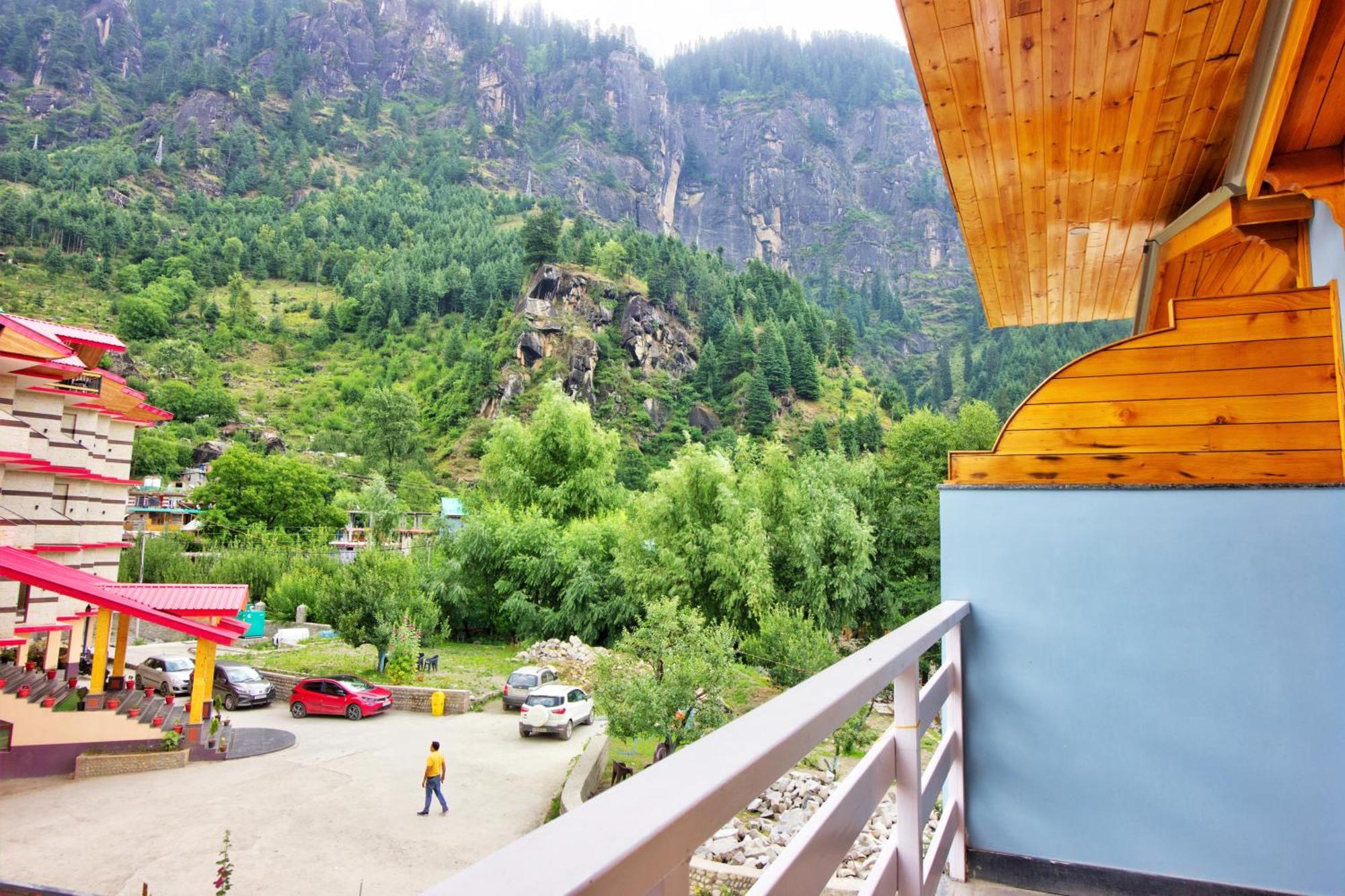 The Husky Lodge And Cafe - Manali (Himachal Pradesh), Manali